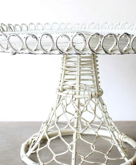 White Wire Pedestal Stand – Vintage Lattice Display