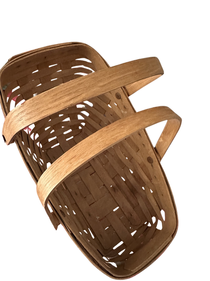 Handwoven Longaberger Basket – Signed, Classic American Craft (7.5H × 8W × 13D)