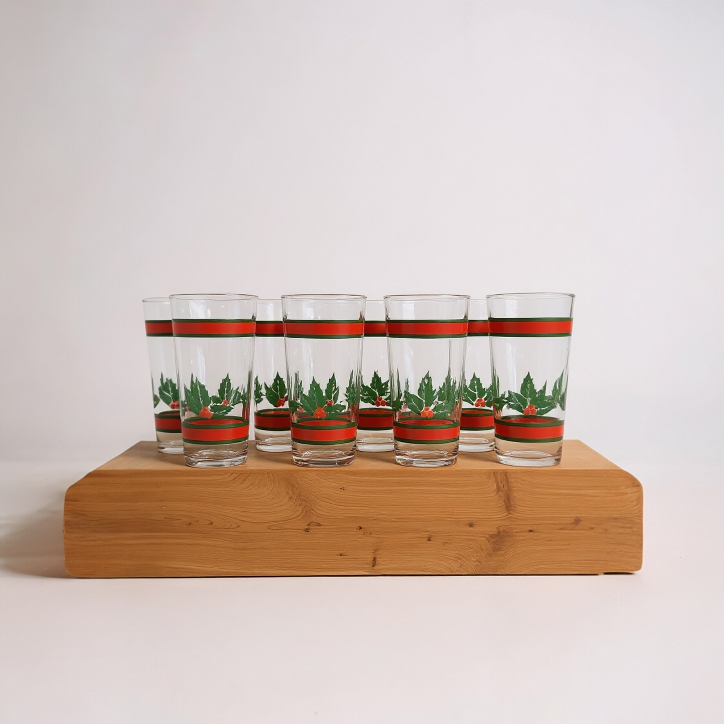 Vintage Libbey “Holly & Berry” Christmas Glasses – Set of 4 (Two Sets Available)