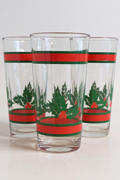 Vintage Libbey “Holly & Berry” Christmas Glasses – Set of 4 (Two Sets Available)