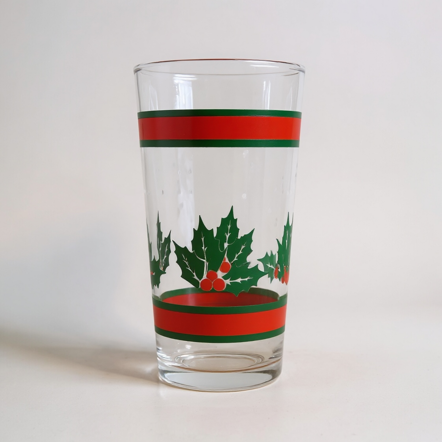 Vintage Libbey “Holly & Berry” Christmas Glasses – Set of 4 (Two Sets Available)