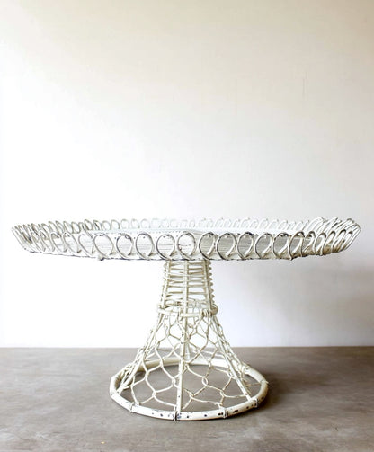 White Wire Pedestal Stand – Vintage Lattice Display
