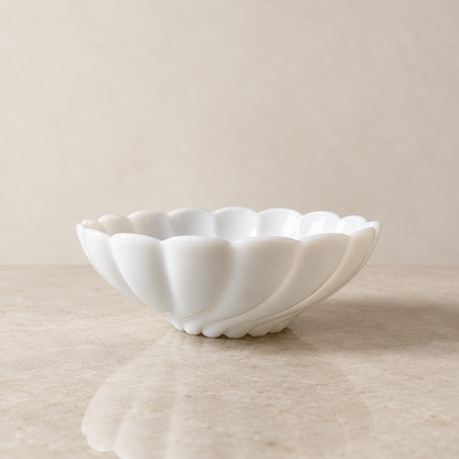 Fenton bowl photo 1 with a lighter warm background