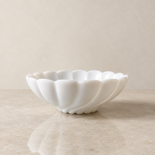 Fenton bowl photo 1 with a lighter warm background