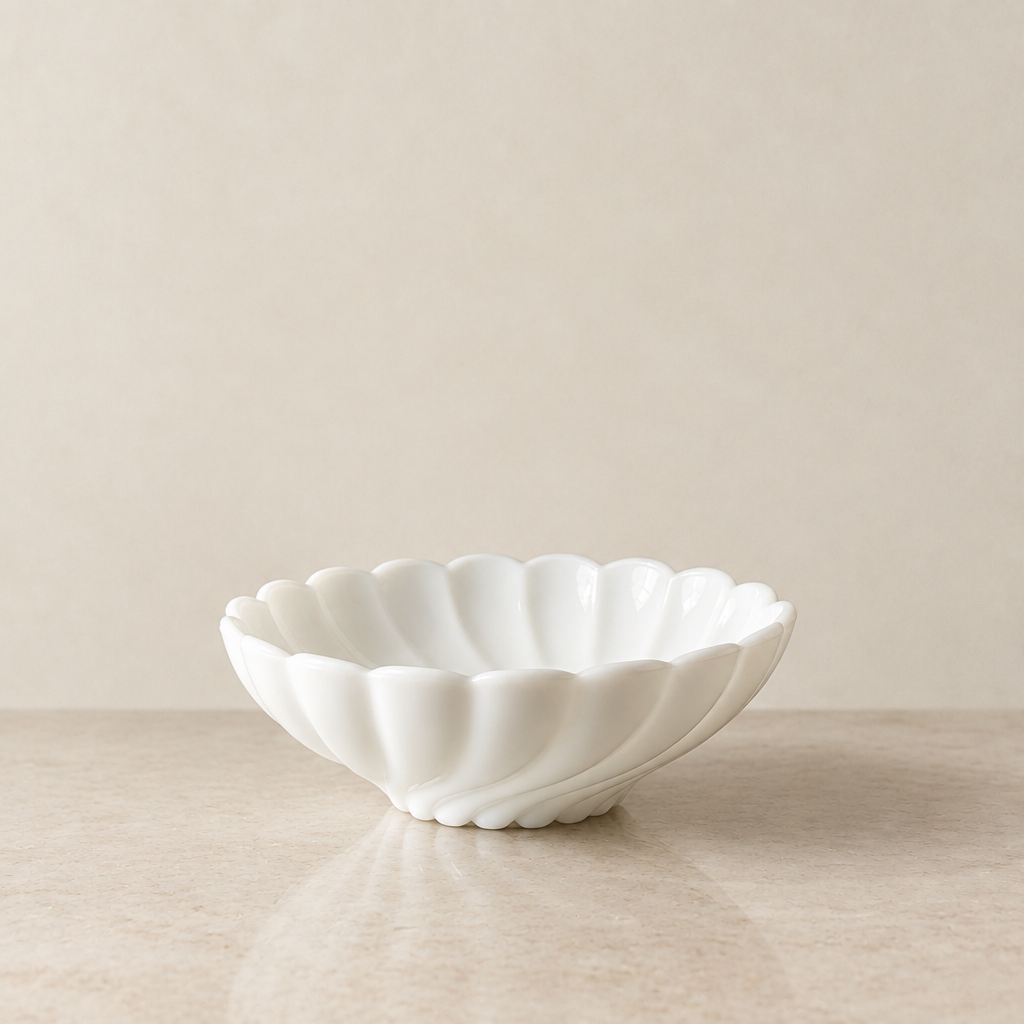 Fenton bowl photo 4 with a lighter warm background