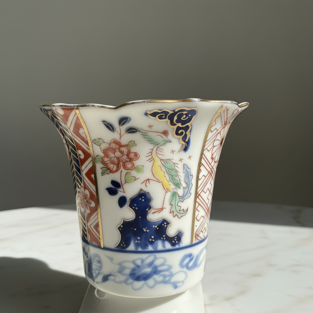 Kutani Hosen Vase — Detail